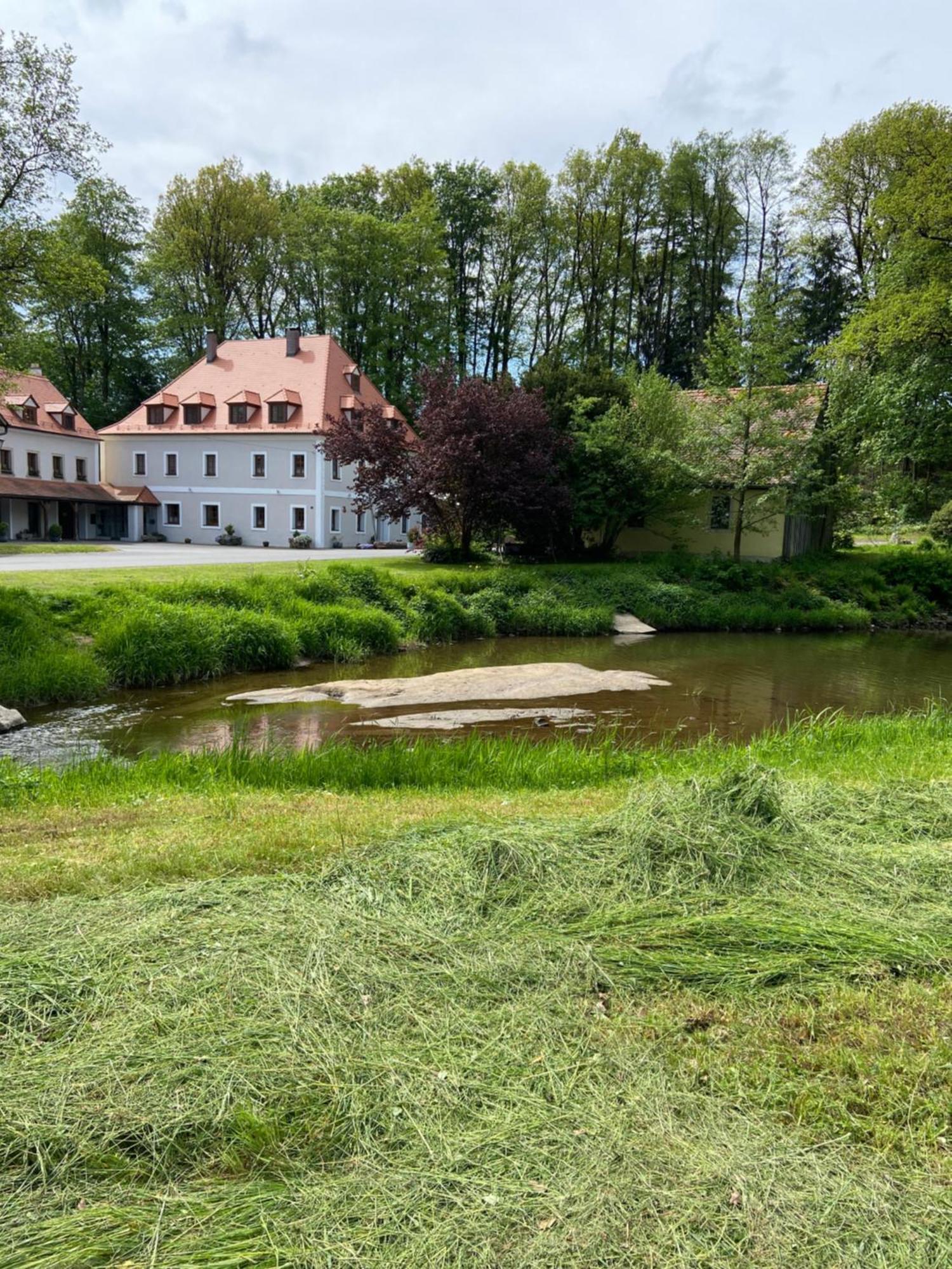 Landhotel Kahrmuehle Pressath Екстер'єр фото